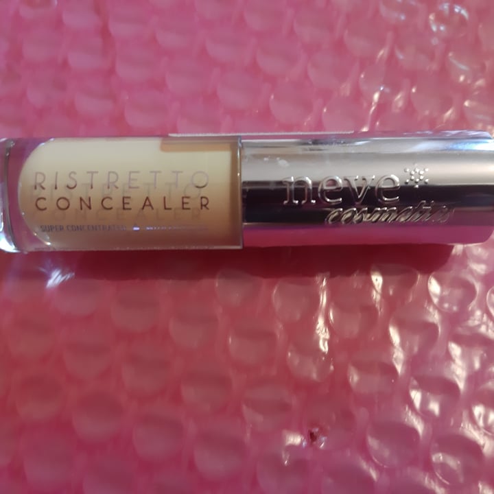 photo of Neve Cosmetics Ristretto concealer shared by @fagiolidisoia on  26 Apr 2022 - review