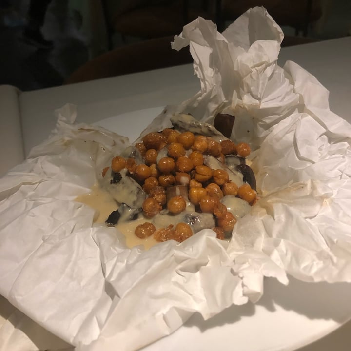 photo of Amador Papillote de hongos con crema de especias indias shared by @catabuffarini on  08 Sep 2022 - review