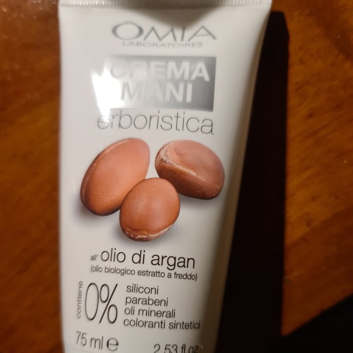 review photo of Omia Laboratoires Crema mani all'olio di argan shared by @abillionthebest on 22 Apr 2022 - review