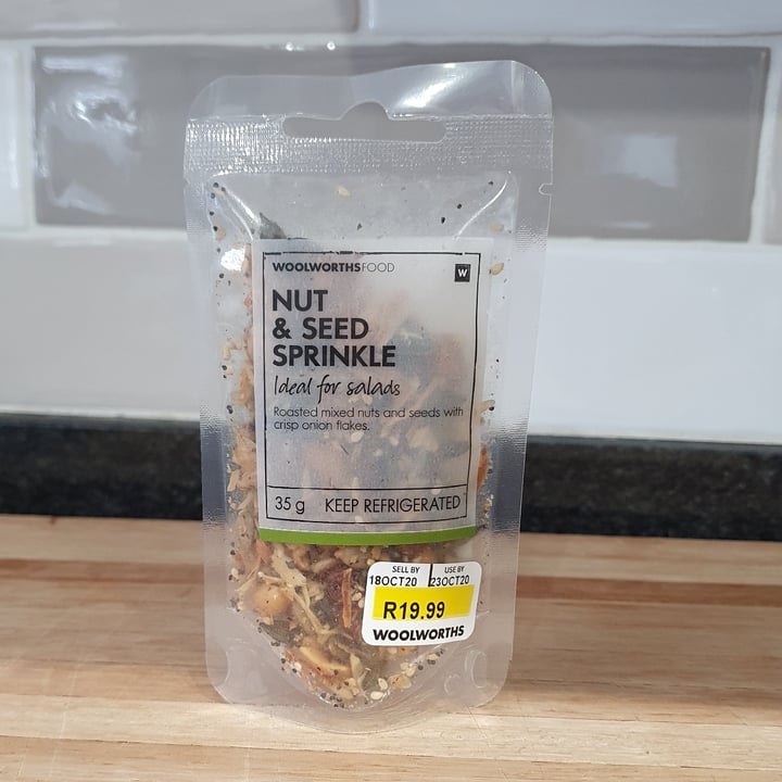 photo of Woolworths Food Nut & Seed Sprinkle shared by @rozaanfichardt on  04 Oct 2020 - review