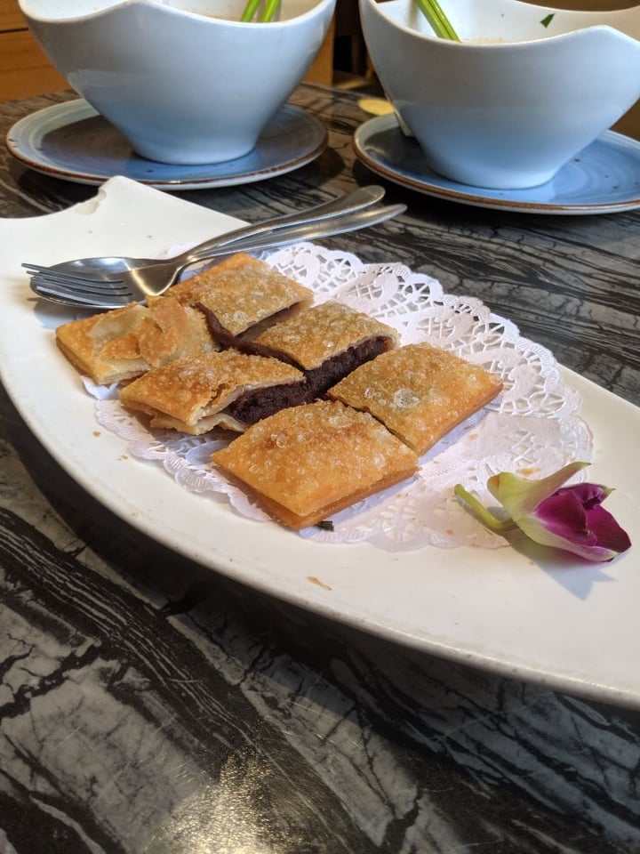 photo of Gong De Lin  Pan-fried red bean paste Pancake shared by @notmidgehadley on  27 Feb 2020 - review