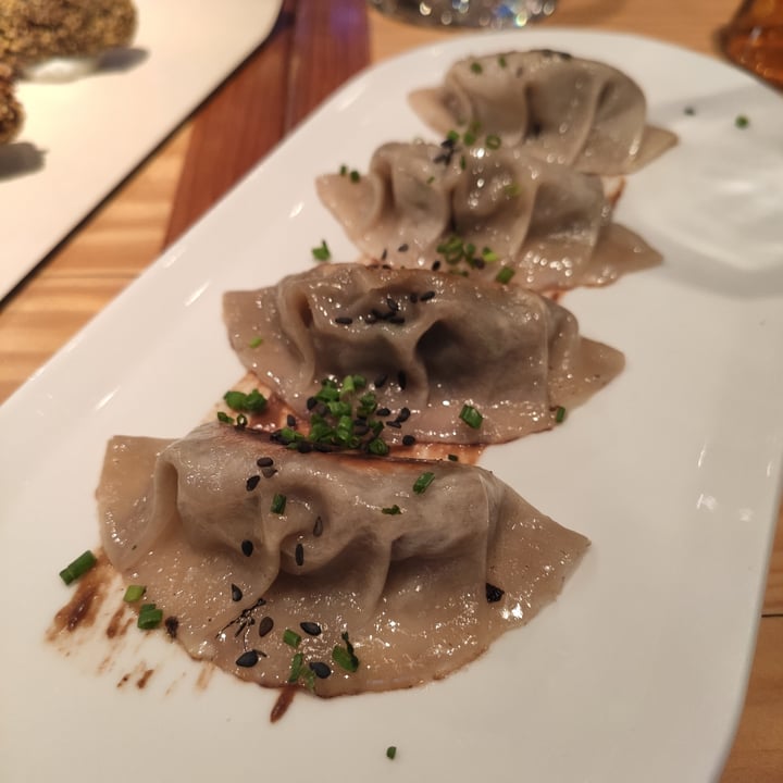 photo of Rasoterra Gyozas de espárragos shared by @bettt on  18 Aug 2022 - review