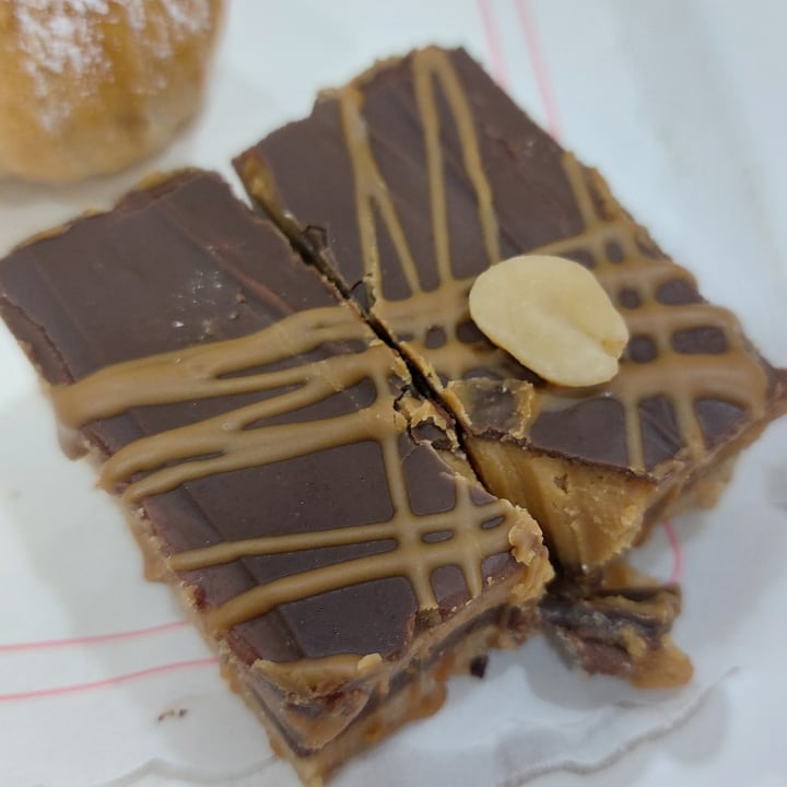 review photo of iVegan Lion Cake shared by @evane on 22 Jun 2022 - review
