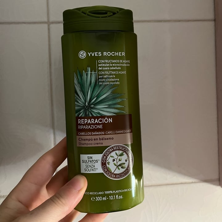 photo of Yves rocher Shampoo crema Riparazione shared by @charlotteauxfraises on  09 Aug 2022 - review