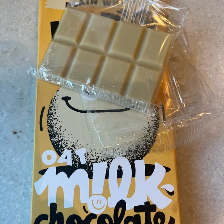photo of Happi Free From White Oat Milk Chocolate shared by @blackpoolbelle on  22 Aug 2022 - review