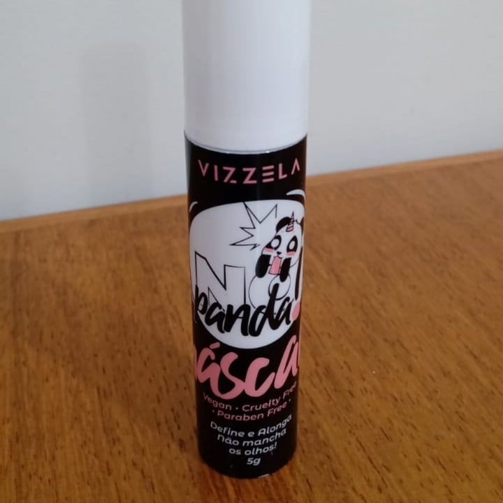 photo of Vizzela Cosméticos Máscara de cílios No Panda shared by @giovanaesc on  07 May 2022 - review
