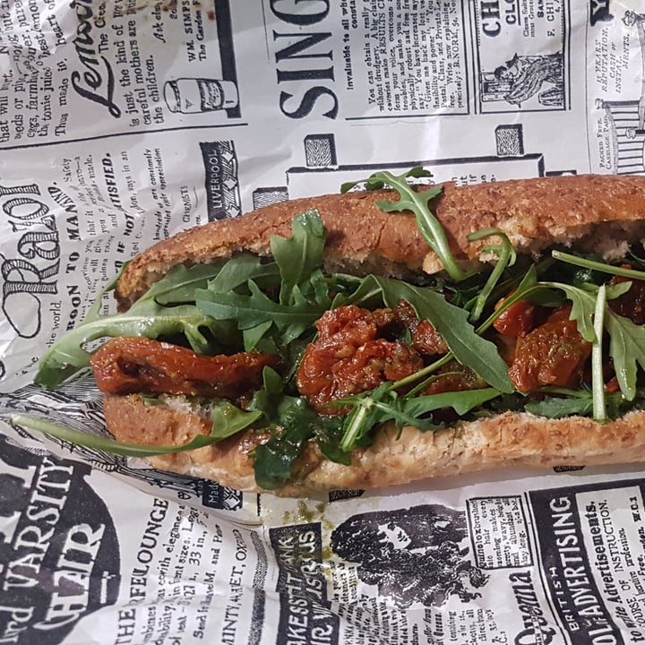 photo of The dog is hot Hot Dog Vegano shared by @kons on  01 Jun 2020 - review