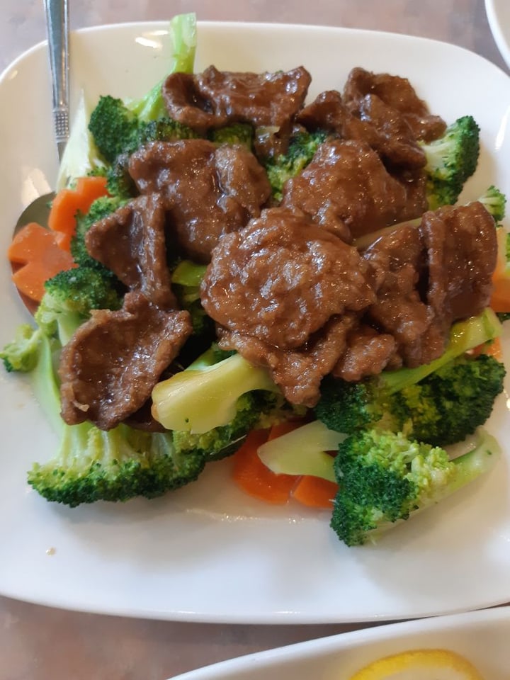 photo of Lotus Pond Vegetarian Restaurant Spicy Ginger “Beef” shared by @katiekat on  16 Aug 2019 - review