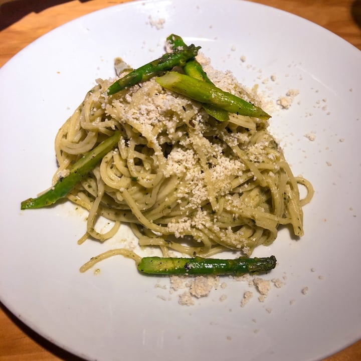 photo of Vegan Inc. Roma Pasta with Pesto shared by @sunchasingtravelers on  23 Dec 2021 - review