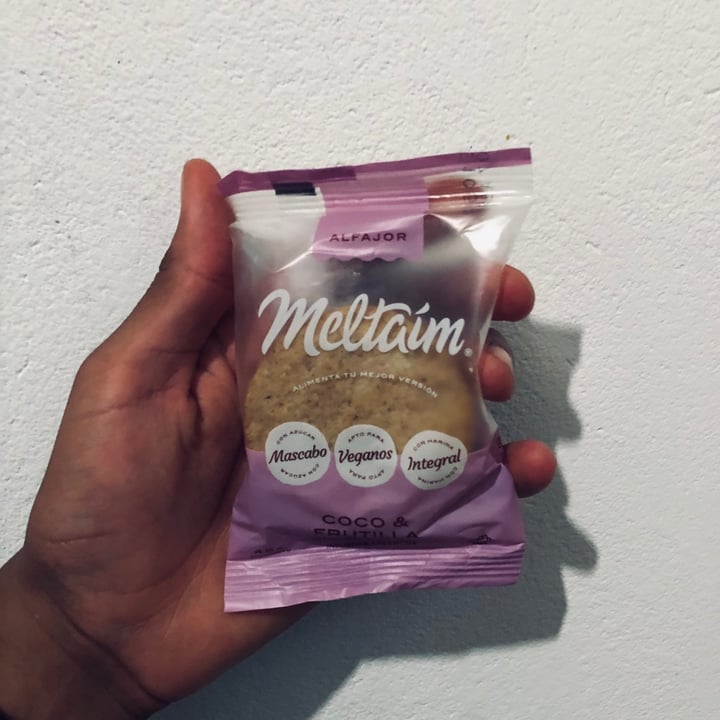 review photo of Meltaím Alfajor Coco & Frutilla shared by @ronaldot on 07 Apr 2021 - review