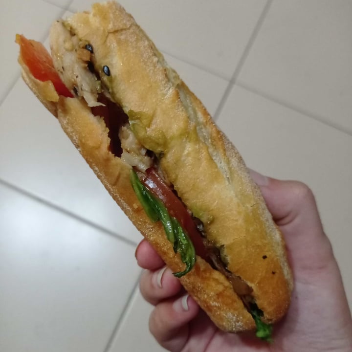 review photo of Pans & Company Bocadillo de Heura con guacamole shared by @flordotoxo on 08 Oct 2020 - review