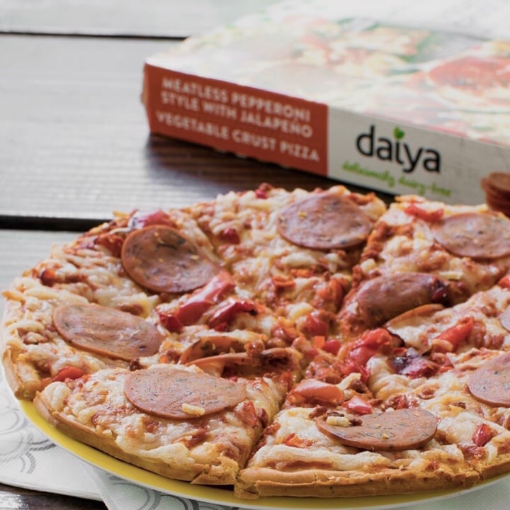 photo of Daiya Gluten-free Pizza Meatless Pepperoni Style shared by @juditmaldonado on  21 May 2021 - review