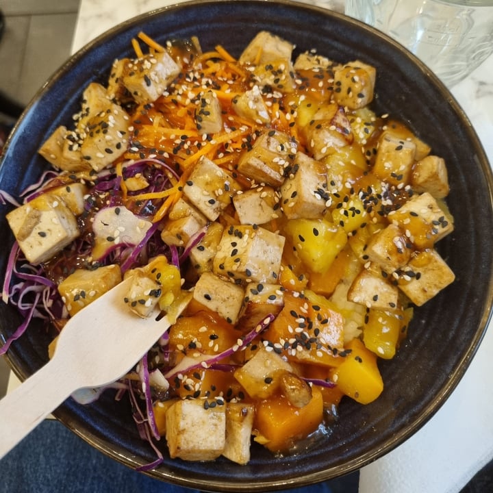 review photo of Poké Sisters Tofu Terayaki Bowl shared by @alr on 25 Nov 2021 - review
