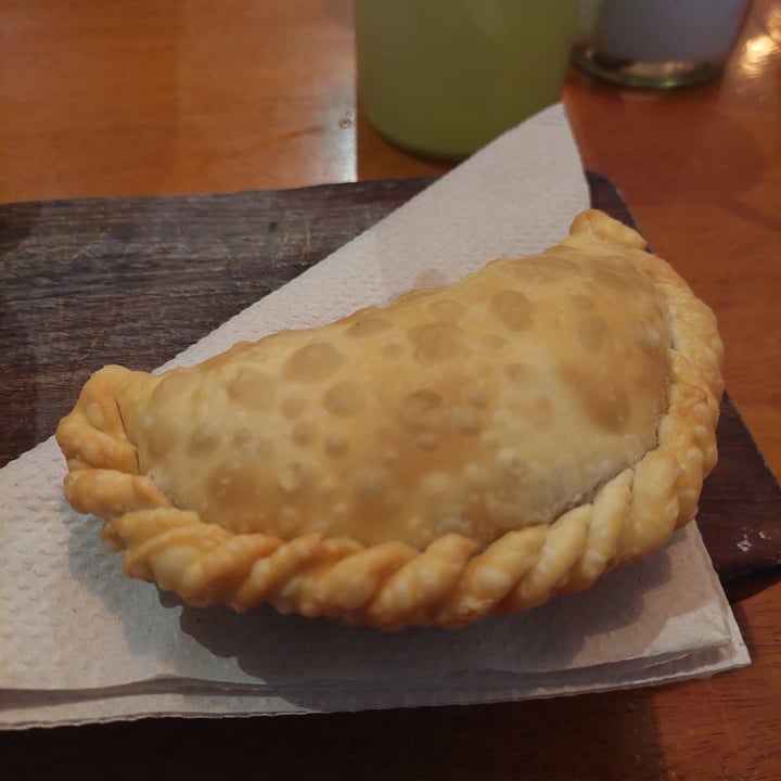 review photo of Wara espacio saludable Empanada frita de "carne" shared by @tuliana on 21 Jun 2022 - review