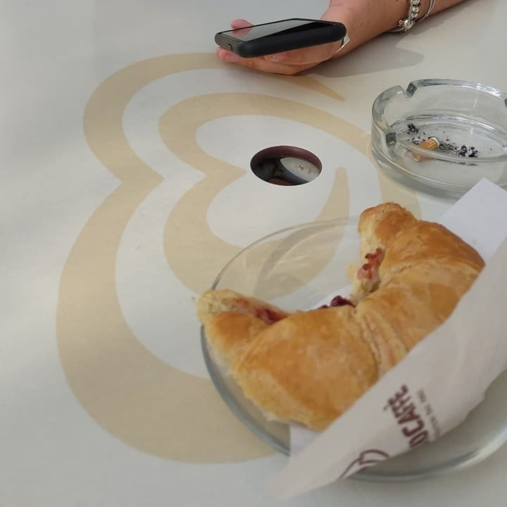photo of BAR VIRGIN Cornetto Vegano Con Marmellata Di Amarene shared by @simona31 on  25 Mar 2022 - review