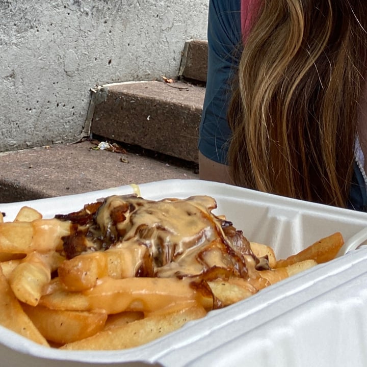photo of Marty's V Burger Restaurant Animal fries shared by @vegangumshoe on  11 Sep 2021 - review