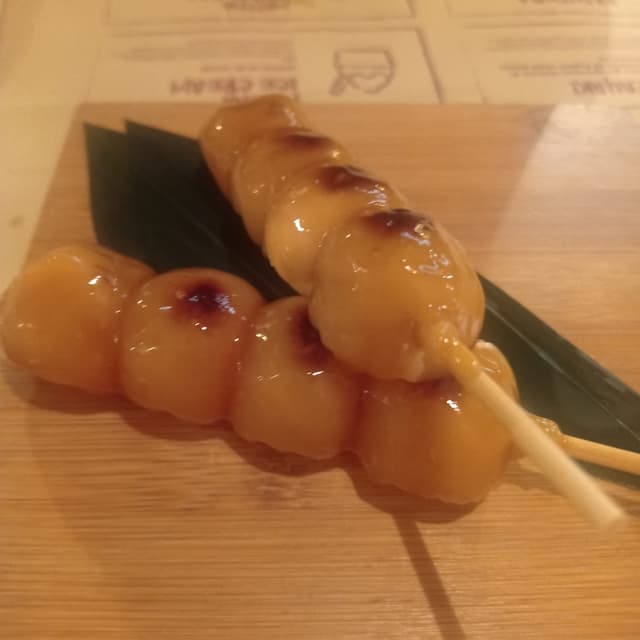 Photo of the dish “mitarashi dango”