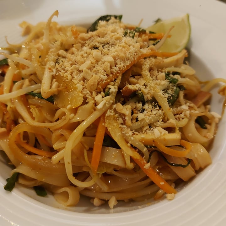 photo of FirenZEN Noodle Bar 上海面馆 Pad Thai shared by @rossellakiddo on  11 Mar 2022 - review