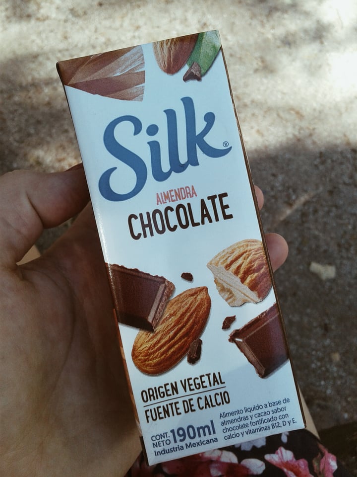 photo of Silk Bebida de Almendra sabor Chocolate shared by @florlorente on  27 Dec 2020 - review