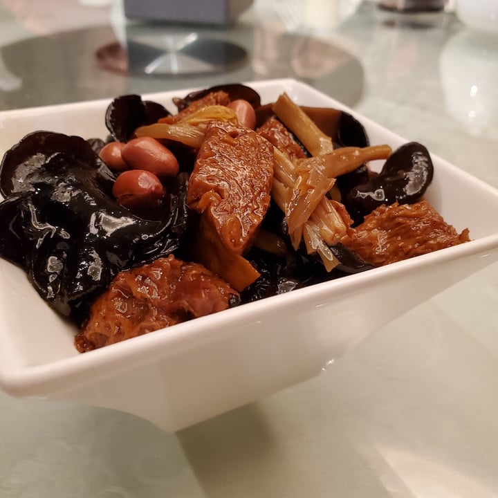photo of Modern China Restaurant Braised Gluten with Peanuts shared by @moosewong on  21 Dec 2021 - review