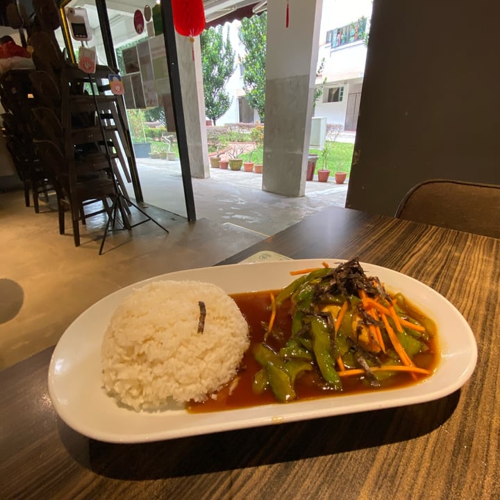 review photo of D' Life Bittergourd and tofu with rice shared by @piggy-egg on 12 Apr 2022 - review