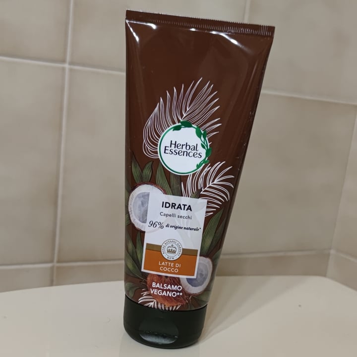 photo of Herbal Essences Balsamo Latte di Cocco shared by @perondhouse on  16 Jan 2022 - review