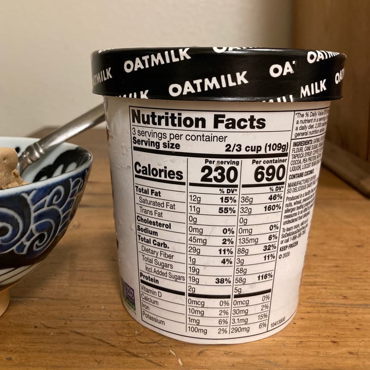 photo of So Delicious Dairy Free Oatmilk Coffee Chip Non Dairy Frozen Dessert shared by @alleycatz on  13 Mar 2021 - review