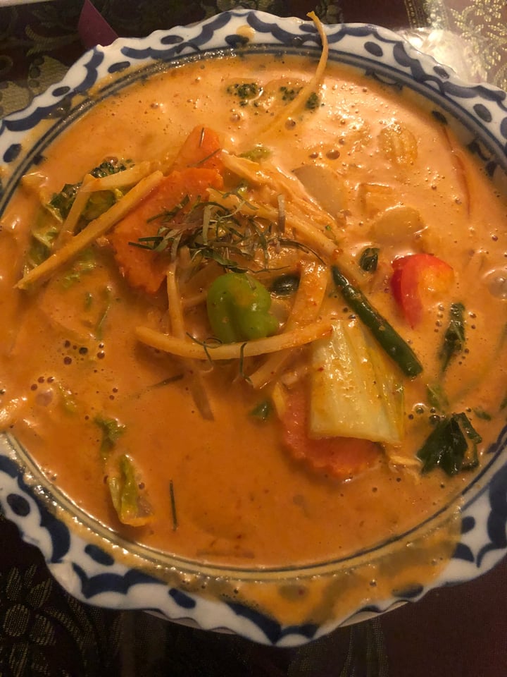 photo of Siam House Vegetable Red Curry shared by @nisharespect on  02 Mar 2022 - review