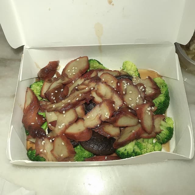 Photo du plat “Broccoli with handmade grilled, soya meat”