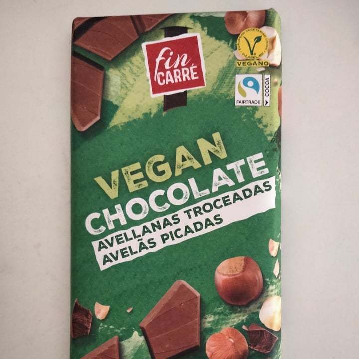 photo of Fin Carré Cioccolata vegana alle nocciole shared by @retardedunicorn on  21 Feb 2022 - review