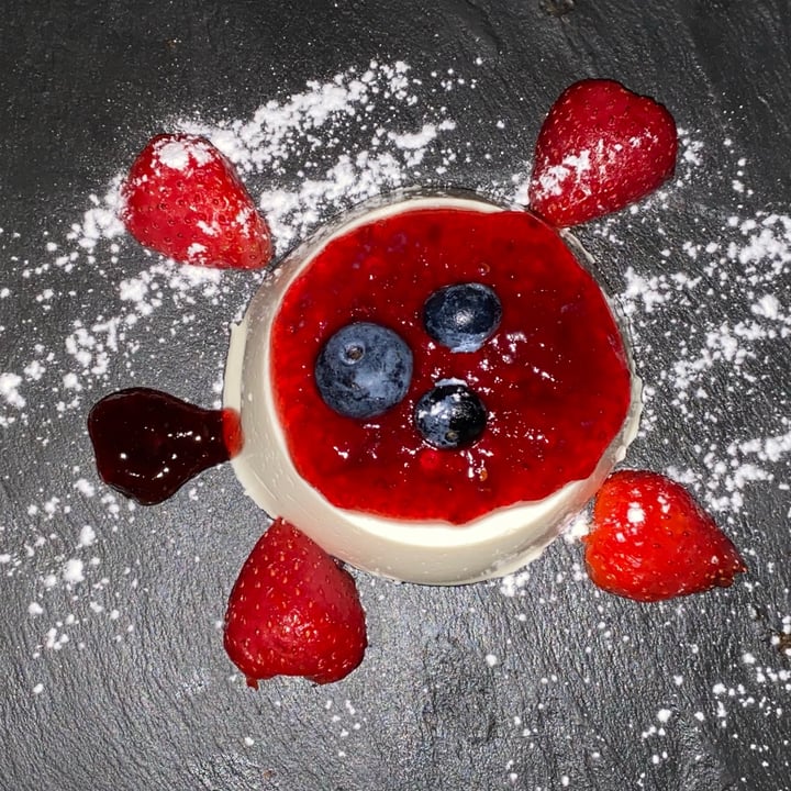 photo of Sopra la panca Panna cotta shared by @whatthefuck on  10 Sep 2021 - review