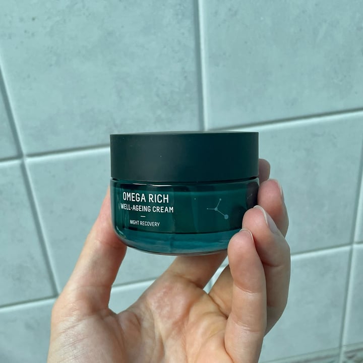 review photo of Freshly Cosmetics Omega Rich Well-Ageing Cream shared by @francyeah on 13 Jun 2022 - review