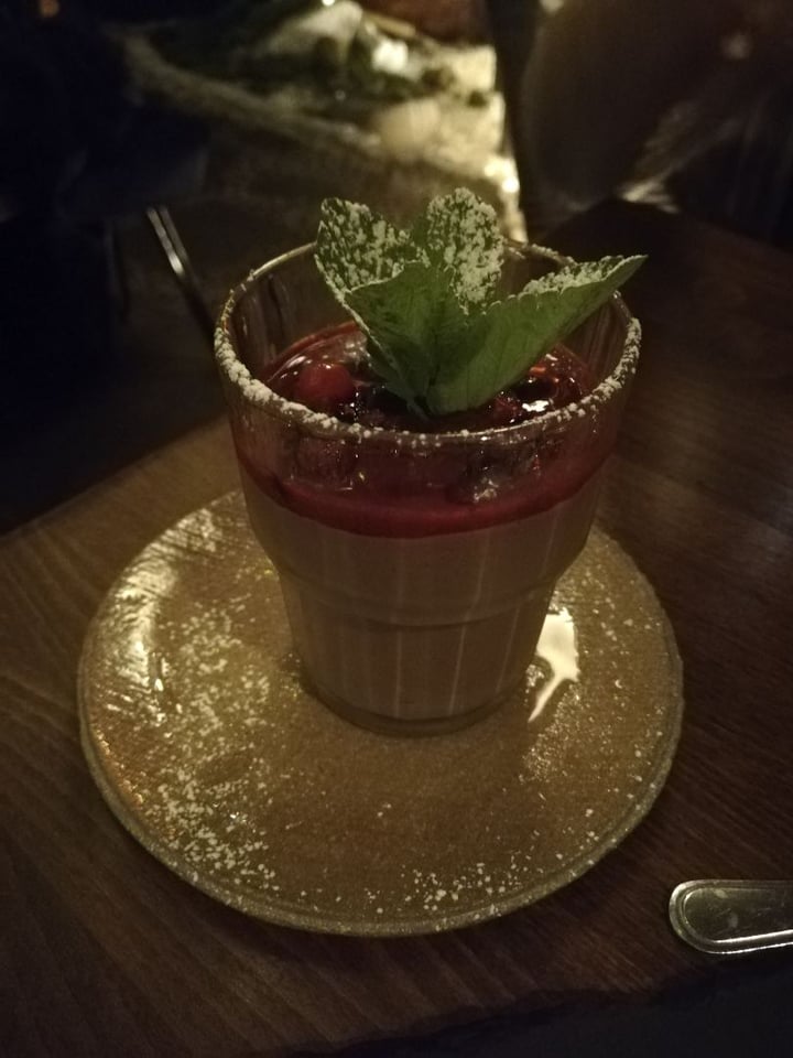 photo of Secret Garden Berlin | Vegan Sushi Chocolate Mousse shared by @lieselotte on  04 Feb 2020 - review