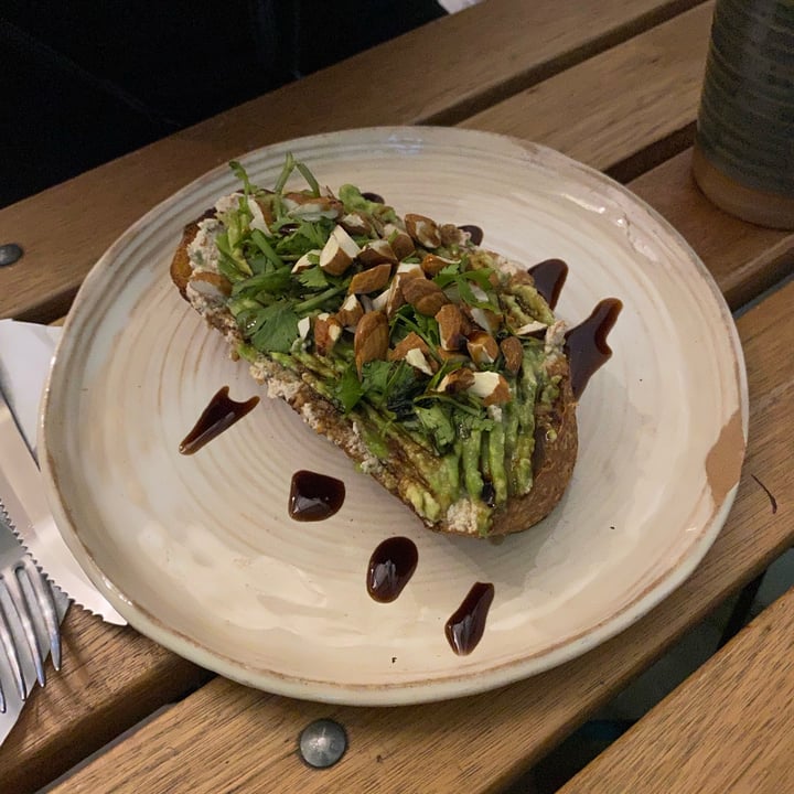 photo of FAUNA Café y Flora Avo Toast shared by @marynasalas on  10 Oct 2022 - review
