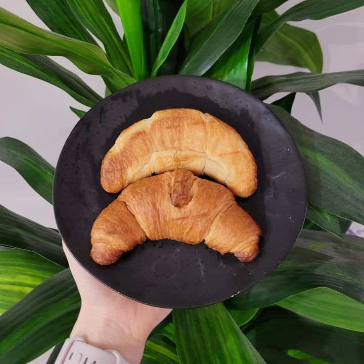 photo of Bakery DuJour Vegan Croissants shared by @ranelle on  06 Aug 2021 - review