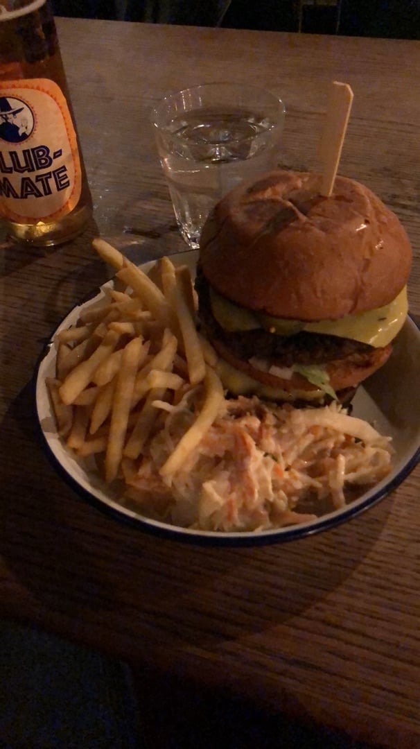 photo of The Flying Duck Vegan big mc shared by @veganlisag on  06 Jan 2020 - review