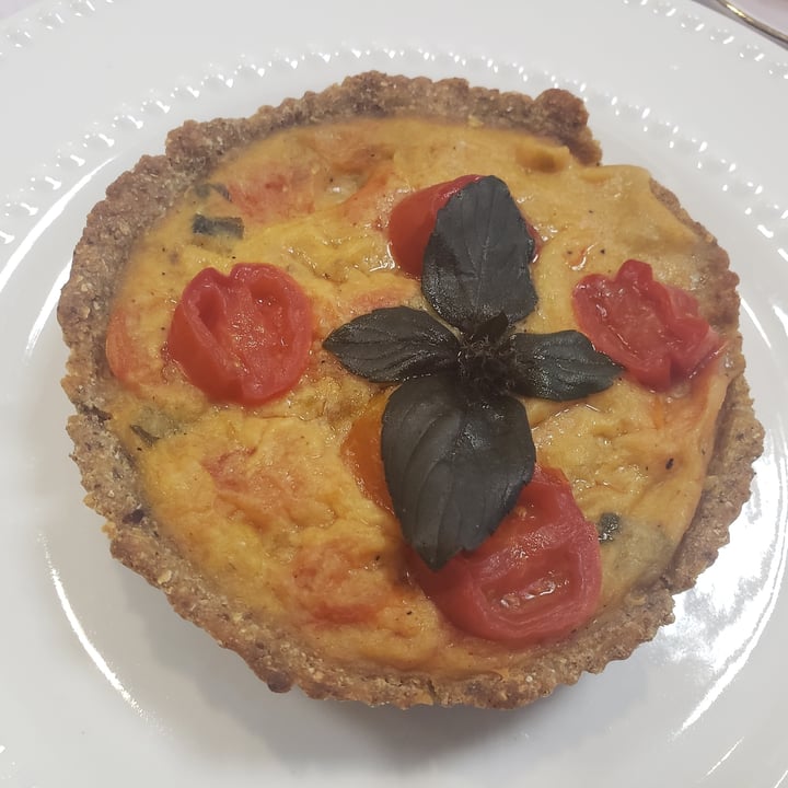 photo of Frodo Gato & Café Quiche Vegano De Caprese shared by @loute on  23 Oct 2022 - review