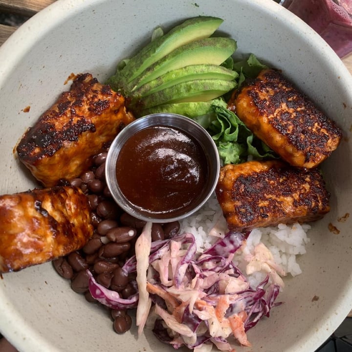 photo of Café Vegetal Bowl Tempeh Bbq shared by @robertoarias on  11 Jul 2022 - review