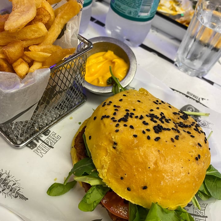 review photo of Rockers Hamburguesa Marley shared by @antonellaliendo on 27 Feb 2022 - review