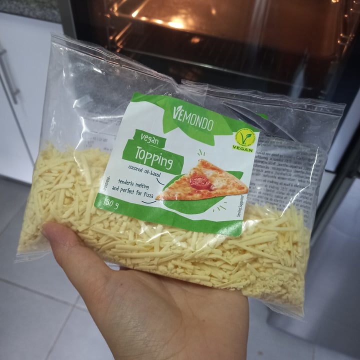 review photo of Vemondo Grattugiato Vegano shared by @janineoliveira99 on 07 Oct 2021 - review