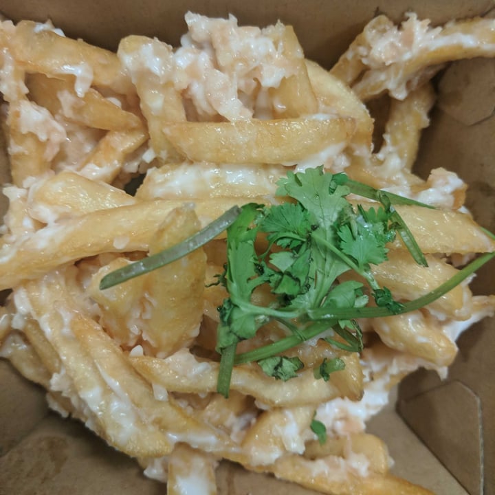 photo of VeganBurg Singapore Creamy Garlic Fries shared by @shawneofthedead on  28 Nov 2020 - review
