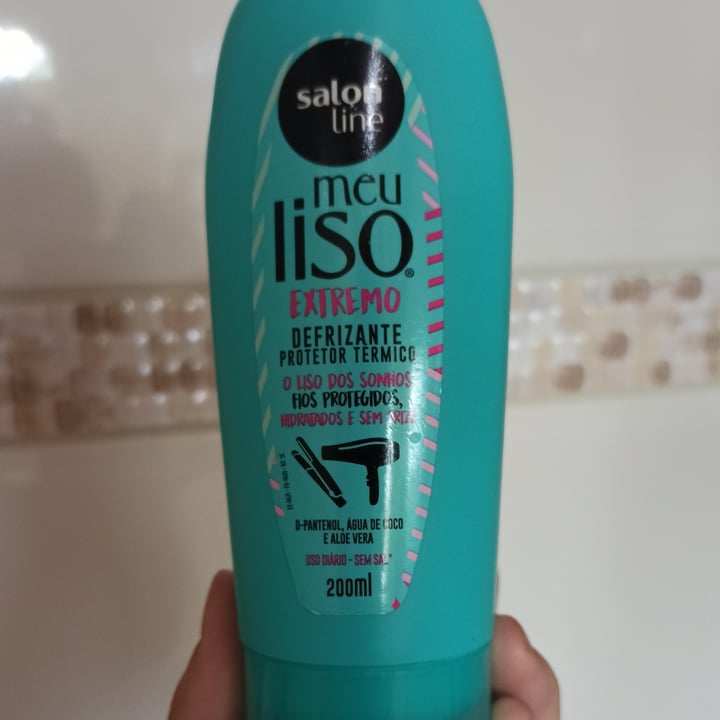 photo of Salon line Meu Liso Extremo Defrizante Protetor Térmico shared by @palomasantos on  29 Jan 2022 - review