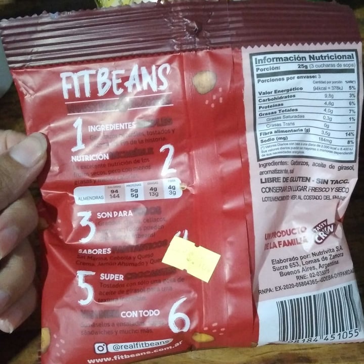 photo of Fitbeans Garbanzos tostados saborizados sabor jamón ahumado shared by @jennilaurencio on  06 Jun 2022 - review