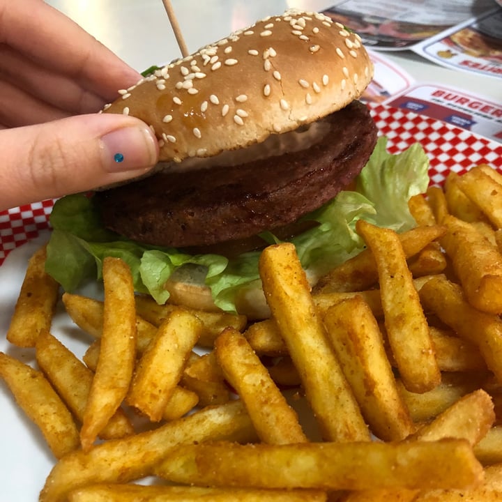 photo of America Graffiti Vegan Burger shared by @lombricale on  26 Apr 2022 - review