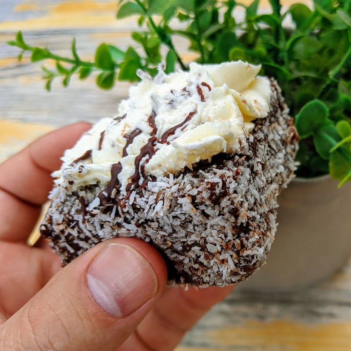 photo of Feast Geelong Lamington shared by @hannibal on  22 Dec 2020 - review