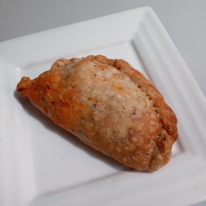 photo of Almacén De La Plaza Vegan Empanadas de carne o pollo, de espinaca o choclo integrales shared by @indomittaraiz on  11 Mar 2021 - review