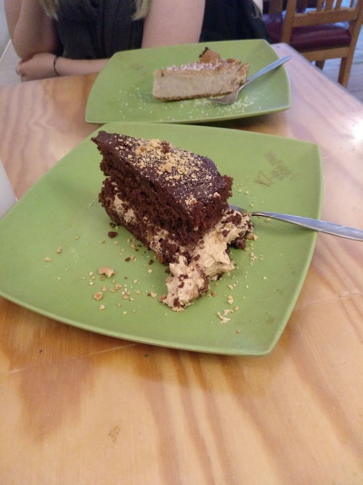 photo of Mei Wok Vegan Ehrenfeld Erdnuss-Schoko-Kuchen shared by @lea185 on  01 Mar 2020 - review