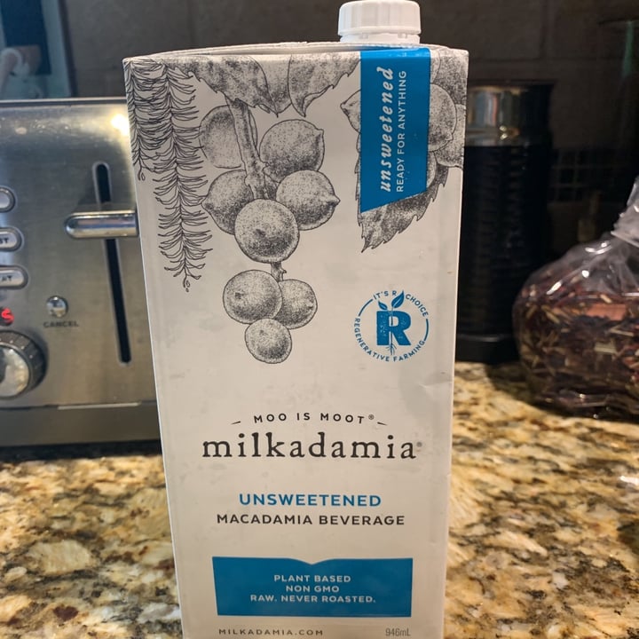 photo of Milkadamia Macadamia Milk Unsweetened shared by @troyangavery1995 on  26 Jun 2021 - review