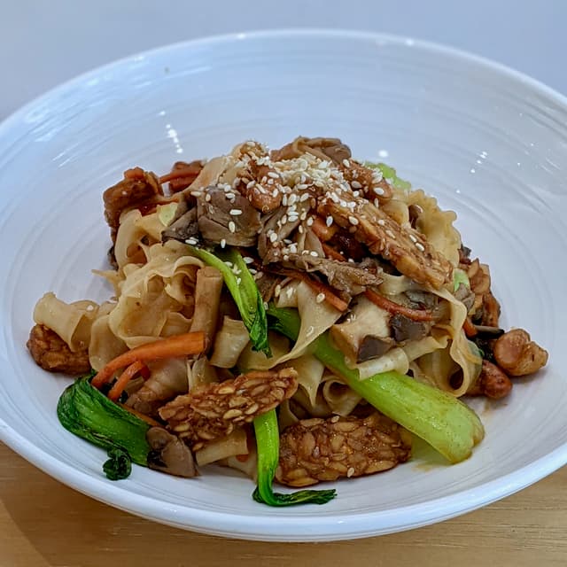 Foto del piatto “Mushroom Knife-Cut Noodles Stir-Fry”