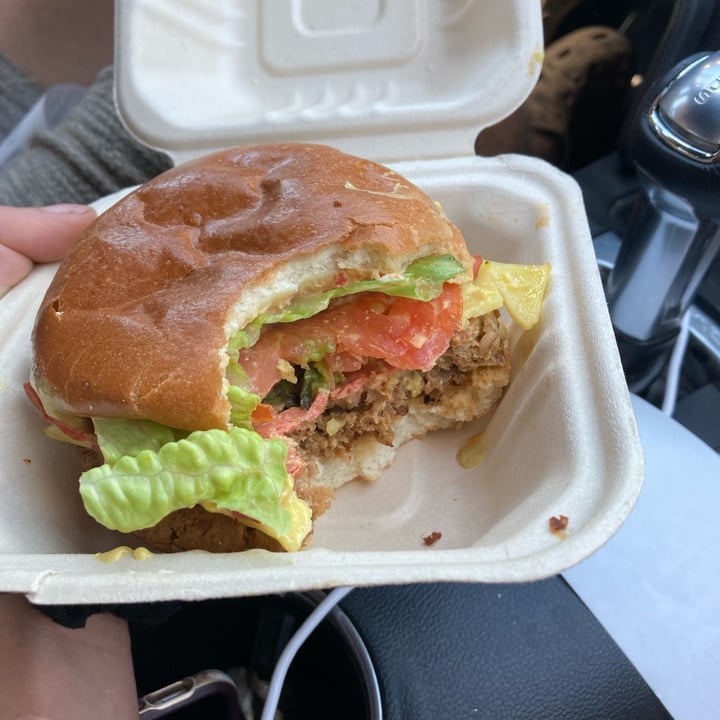 photo of MeeT in Yaletown Double-double burger shared by @miranda24680 on  27 Jul 2022 - review